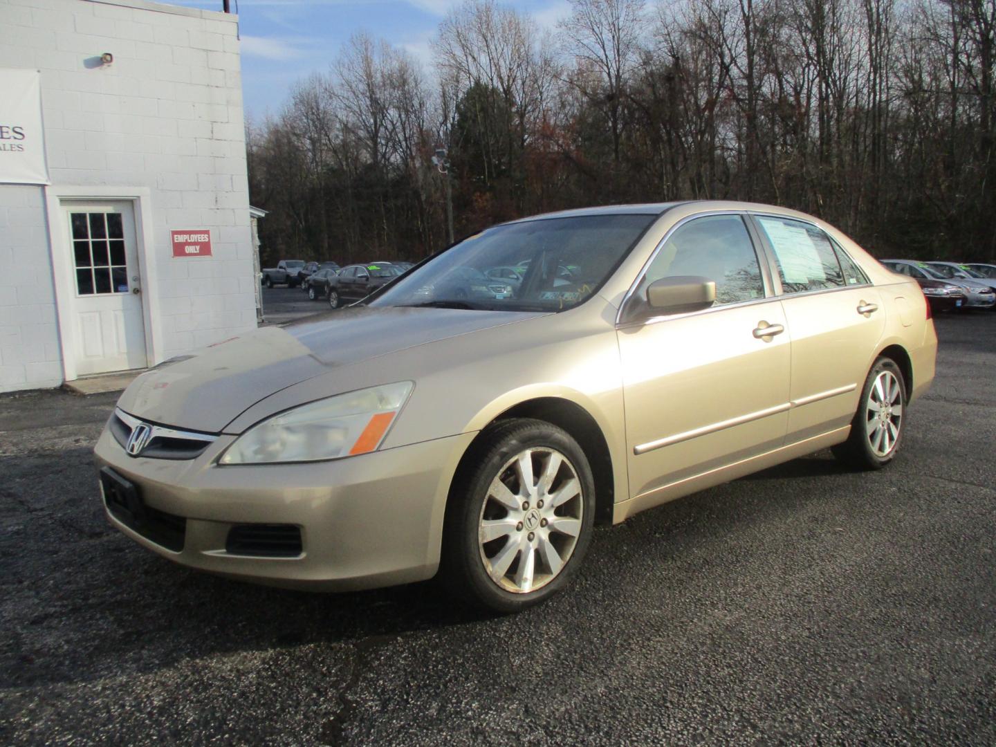 2007 GOLD Honda Accord (1HGCM665X7A) , AUTOMATIC transmission, located at 540a Delsea Drive, Sewell, NJ, 08080, (856) 589-6888, 39.752560, -75.111206 - Photo#1